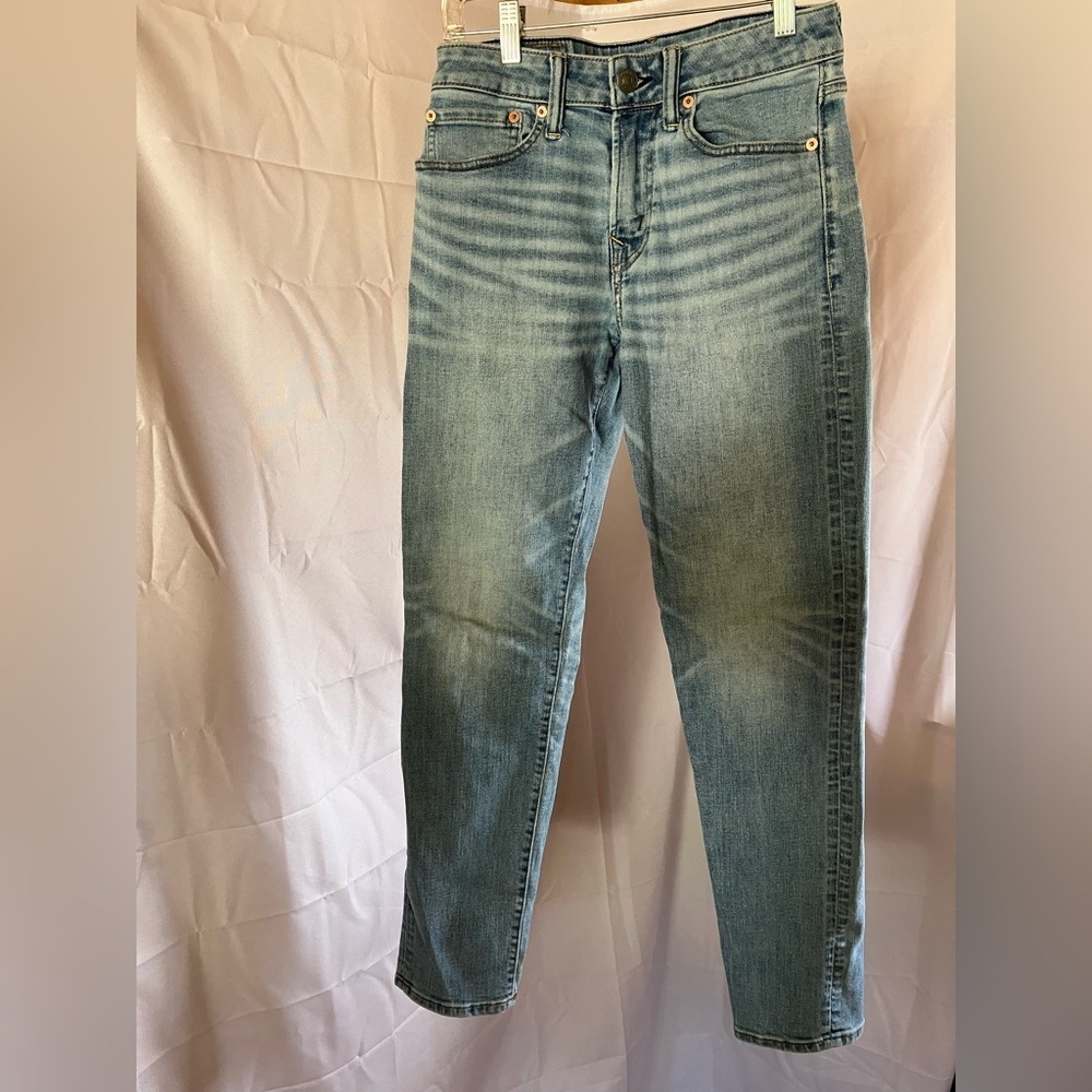 American Eagle Outfitters Light Blue Denim Jeans
